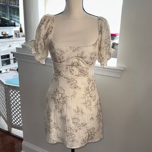 NWOT Flpral beige print dress